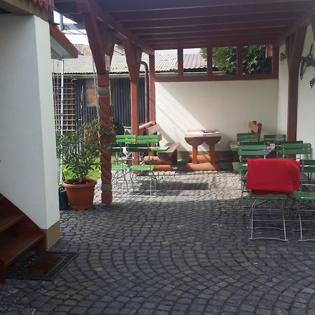 Cafe Im Hof- Bed & Breakfast Streufdorf 外观 照片