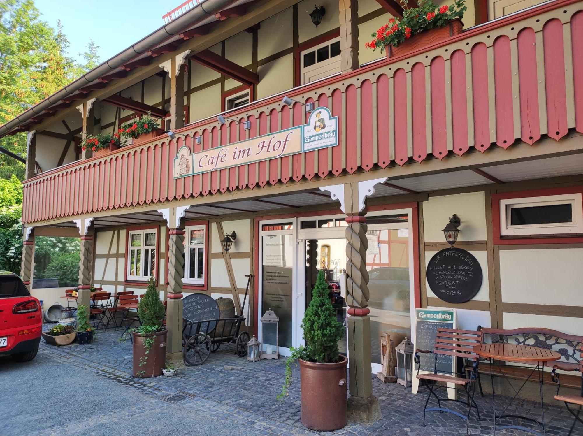 Cafe Im Hof- Bed & Breakfast Streufdorf 外观 照片