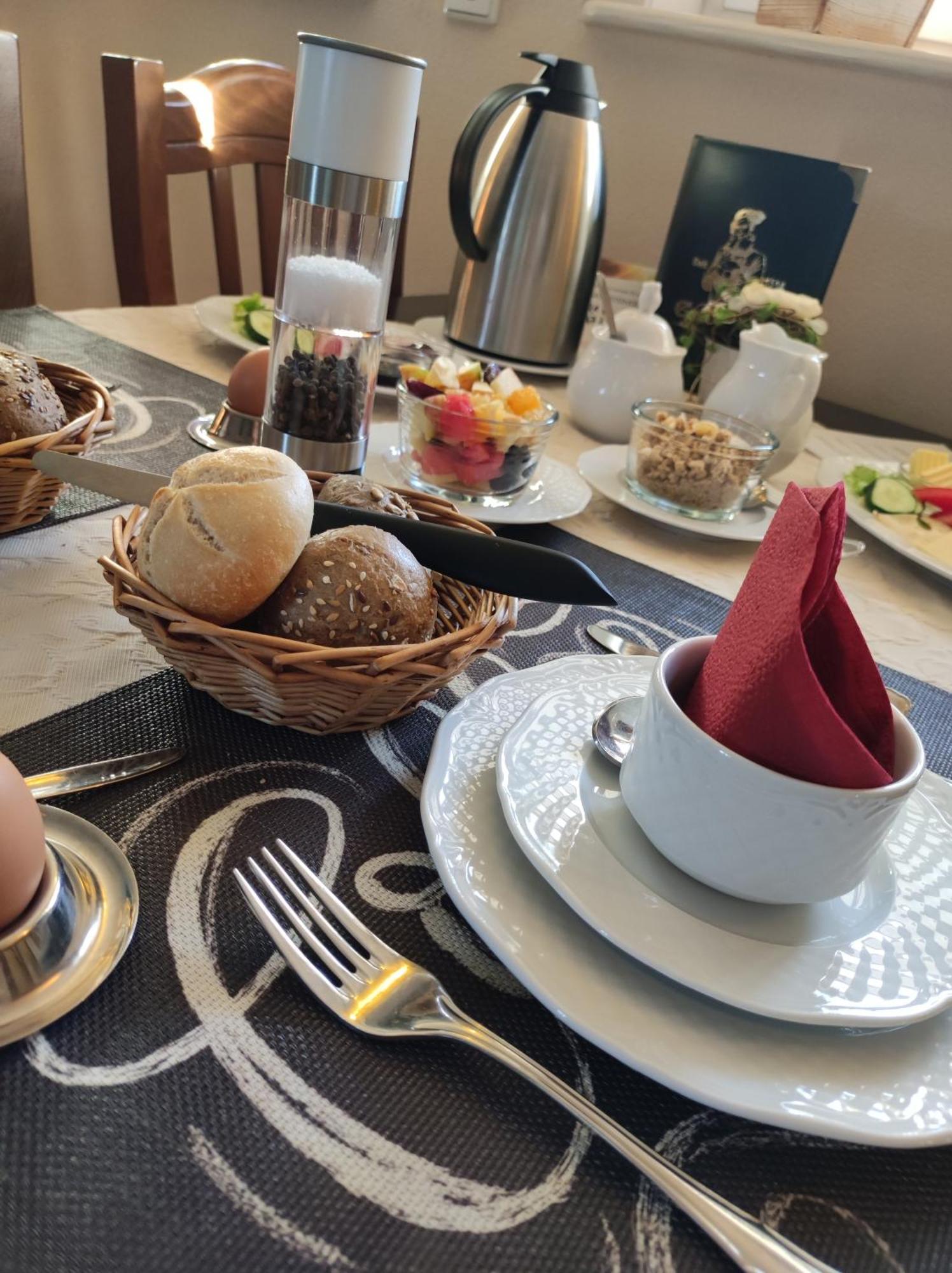 Cafe Im Hof- Bed & Breakfast Streufdorf 外观 照片