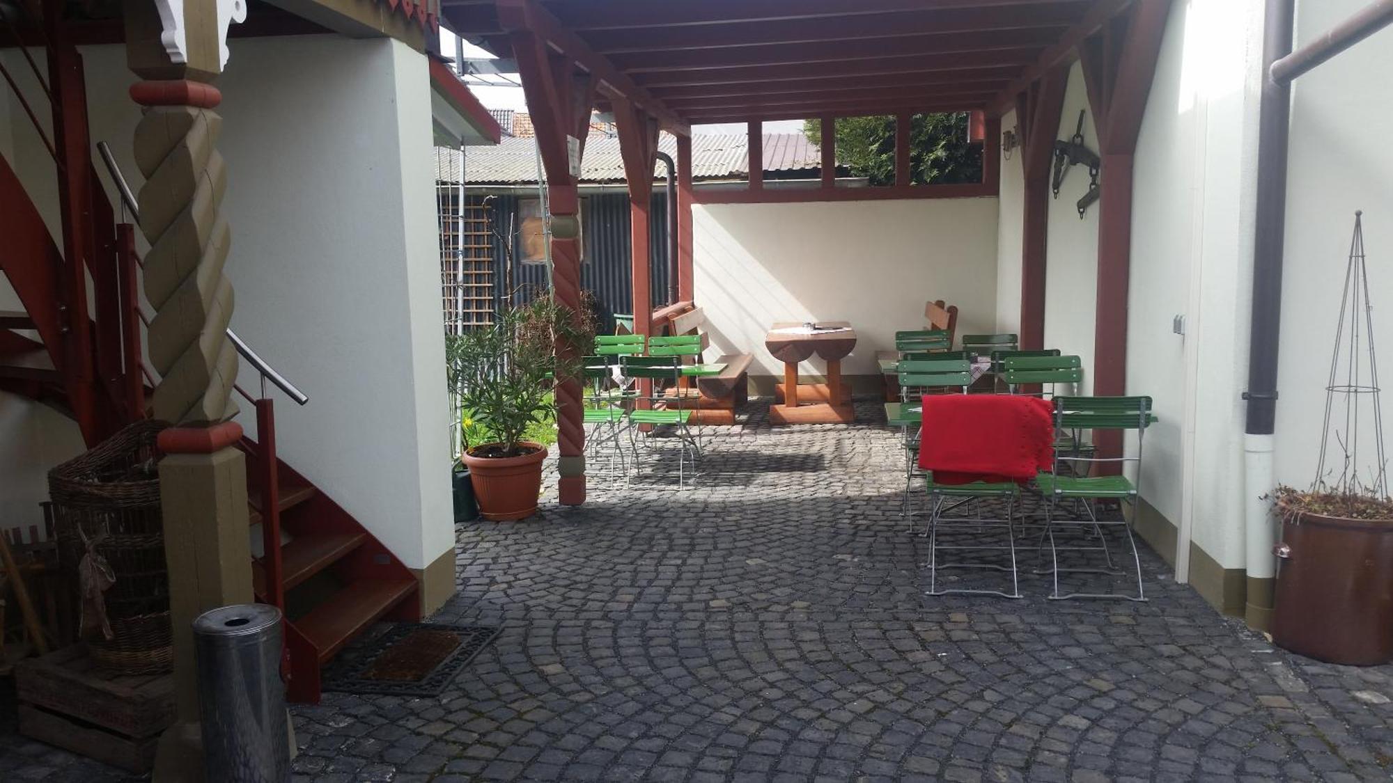 Cafe Im Hof- Bed & Breakfast Streufdorf 外观 照片