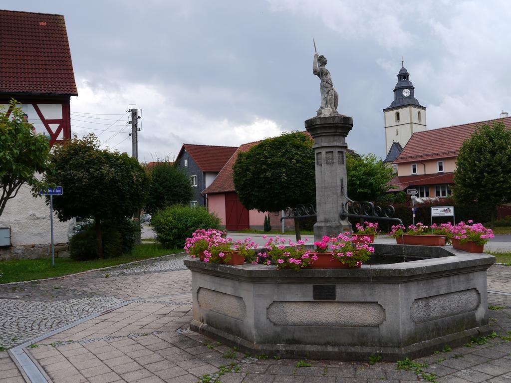 Cafe Im Hof- Bed & Breakfast Streufdorf 外观 照片