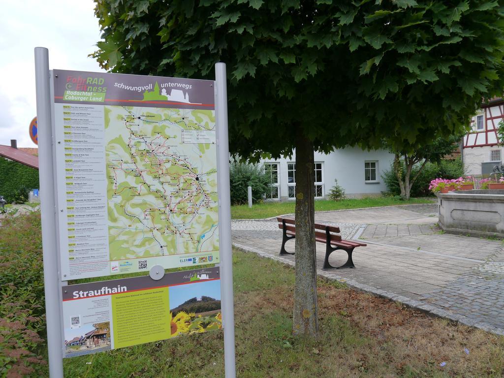 Cafe Im Hof- Bed & Breakfast Streufdorf 外观 照片