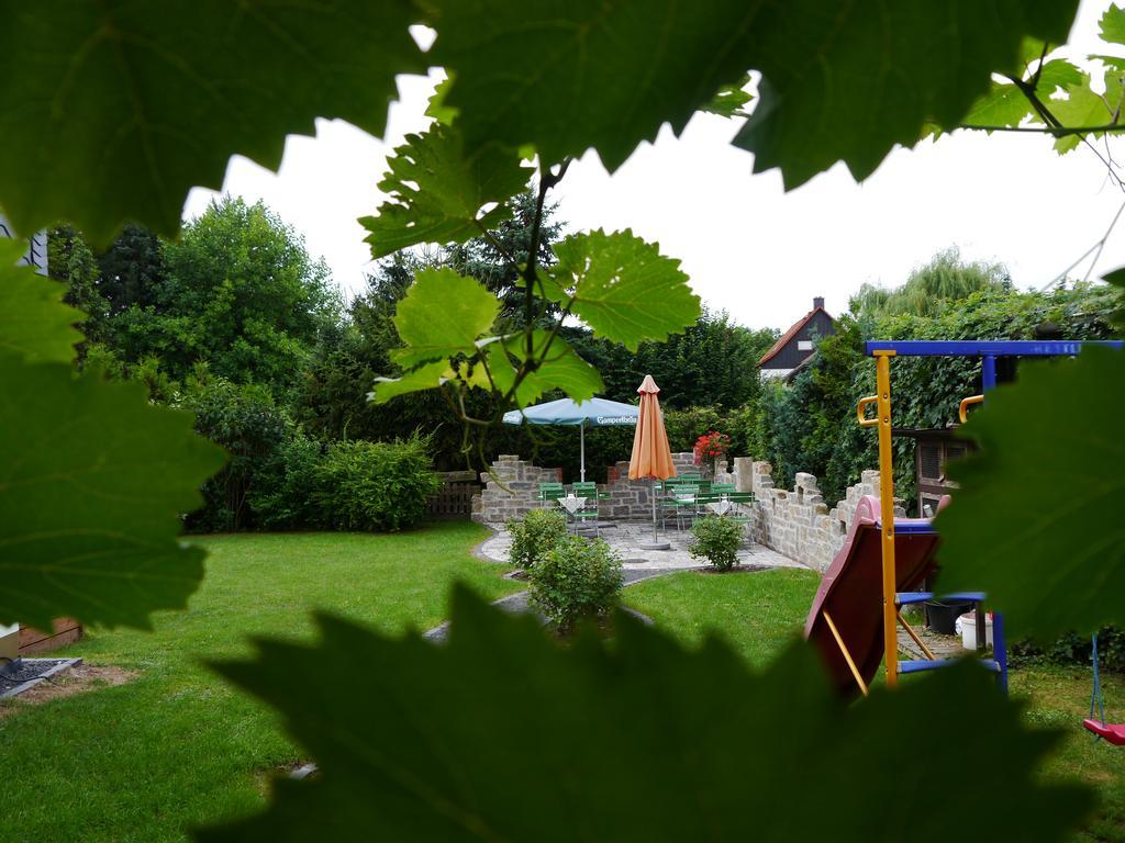 Cafe Im Hof- Bed & Breakfast Streufdorf 外观 照片