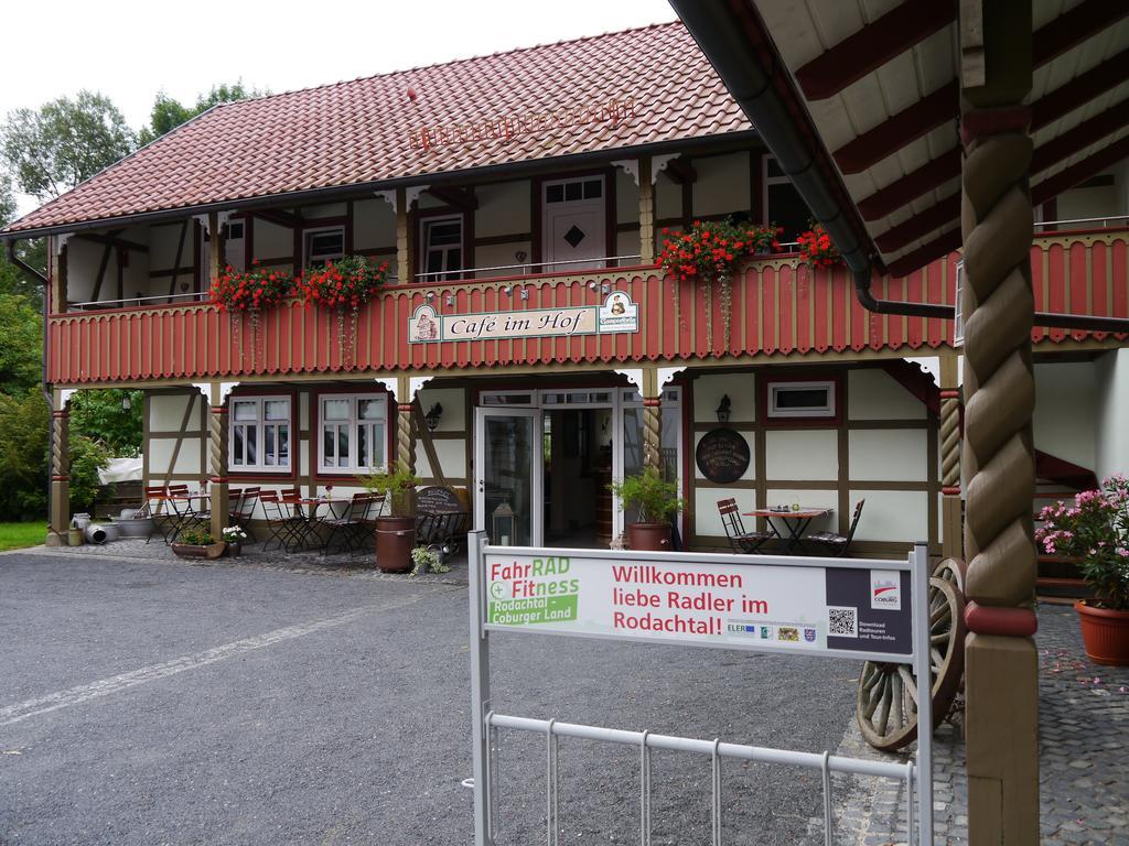 Cafe Im Hof- Bed & Breakfast Streufdorf 外观 照片