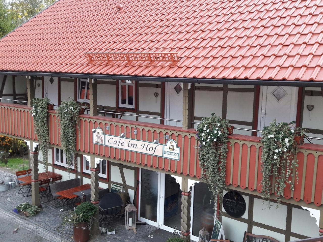 Cafe Im Hof- Bed & Breakfast Streufdorf 外观 照片